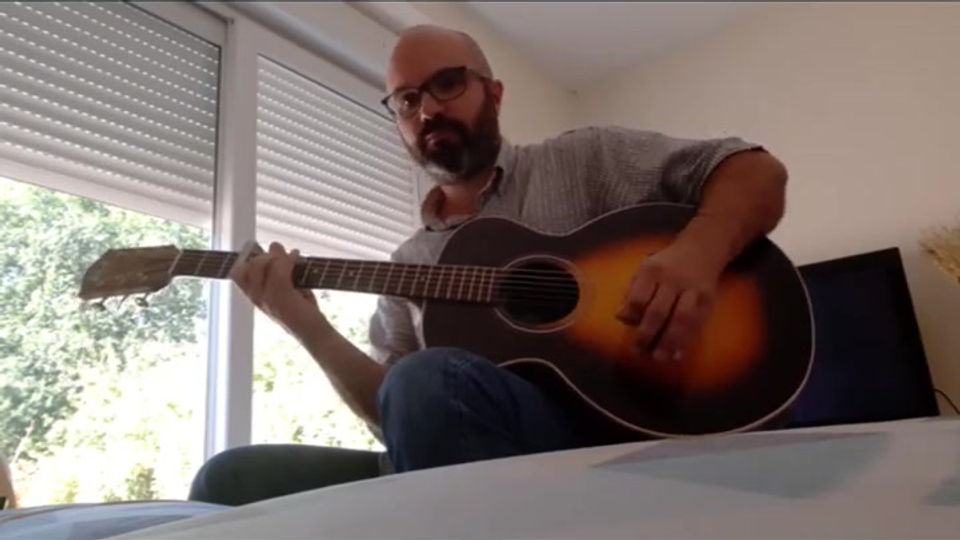 Tony Rice riffs on StonyBrook Guitares Combe